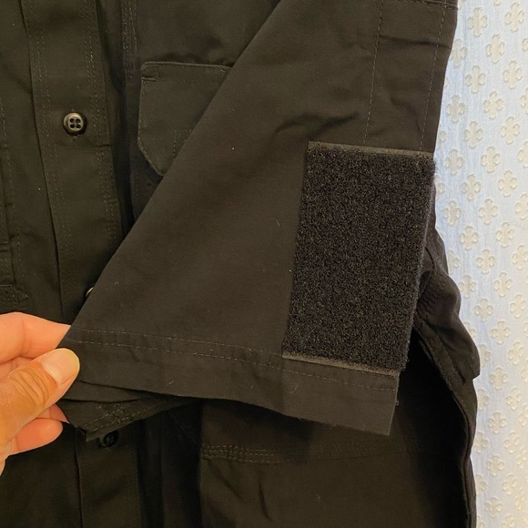 NWT 5.11 Tactical Short Sleeve Black Shirt Security Work Uniform 71152 L - Picture 5 of 10